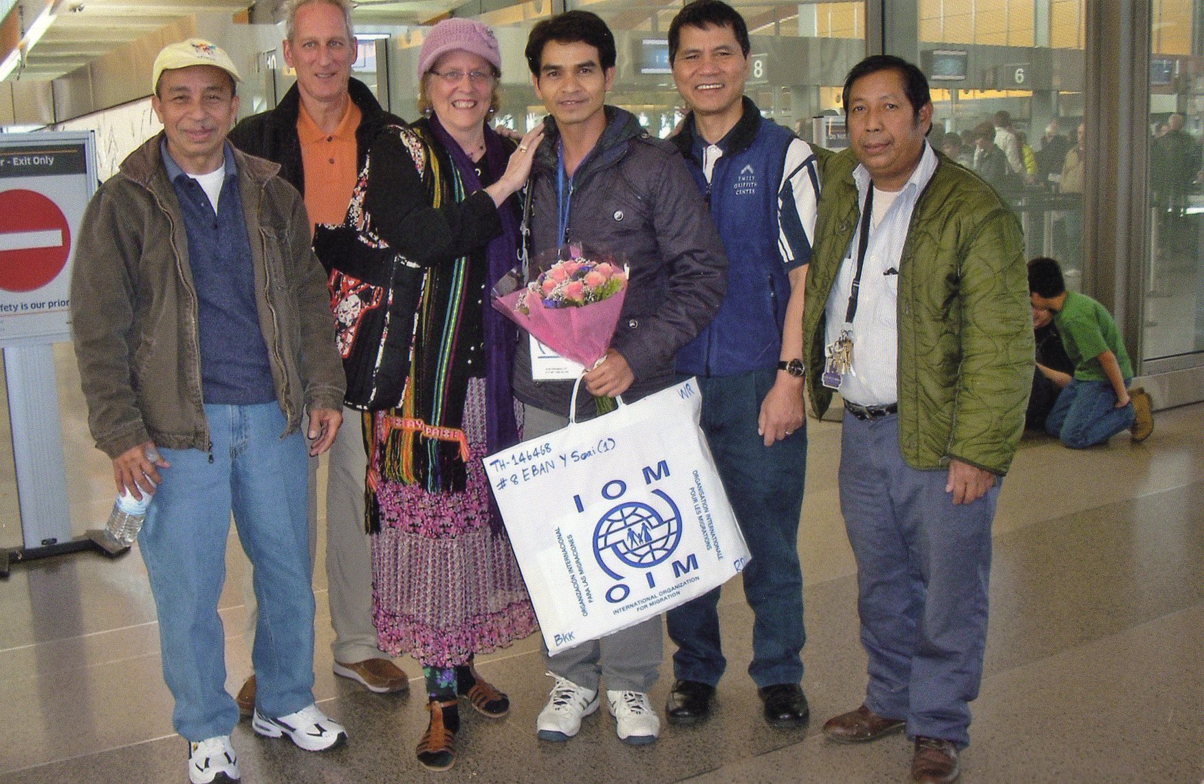 photo Y Suai with friends RDU NC USA airport Feb. 9 2012